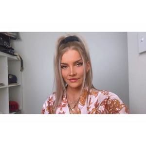 Meet your Posher, Zoe